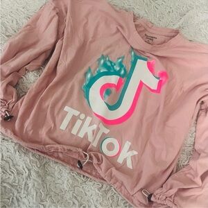 Pink TikTok Logo Sweatshirt Rare Find
100% Cotton Southern Spirit Made in India